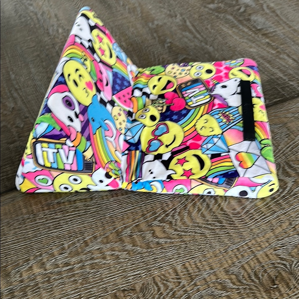 Fun Tablet pillow - Picture 6 of 12